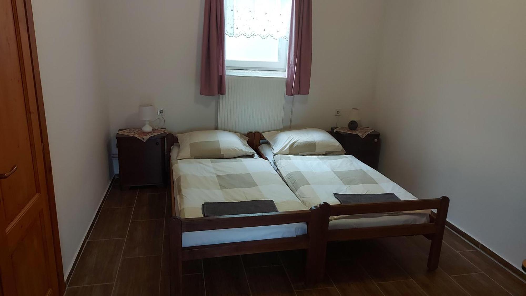 Ferienwohnung Anna Apartman Maroslele Exterior foto